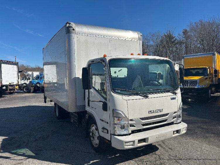 2022 Isuzu NRR Box Truck