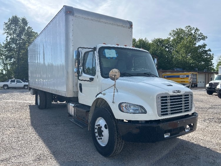 2016 Freightliner M2 106 26 ft Box Truck