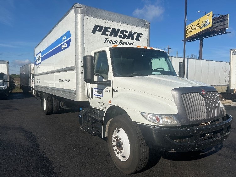 2022 International MV Box Truck