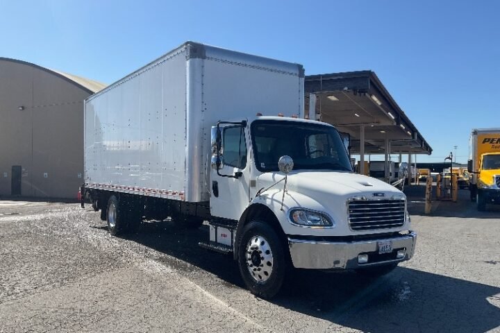 2019 Freightliner M2 106 24 ft Box Truck