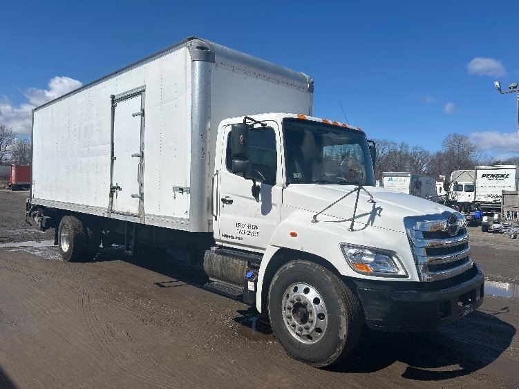 2019 Hino 268A 26 ft Box Truck