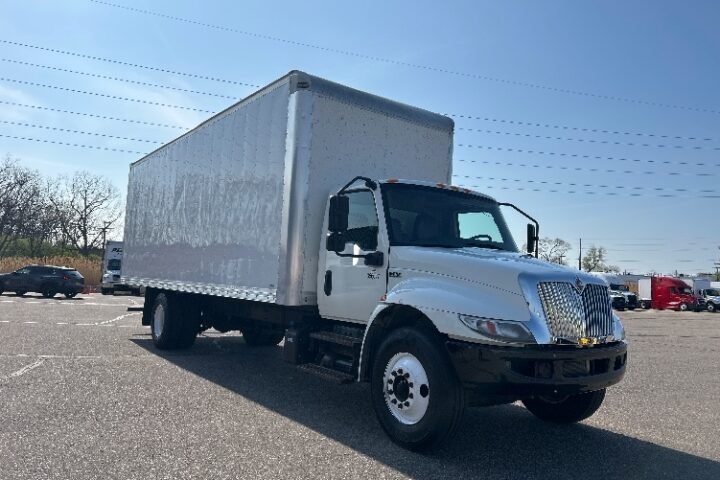 2020 International MV Box Truck