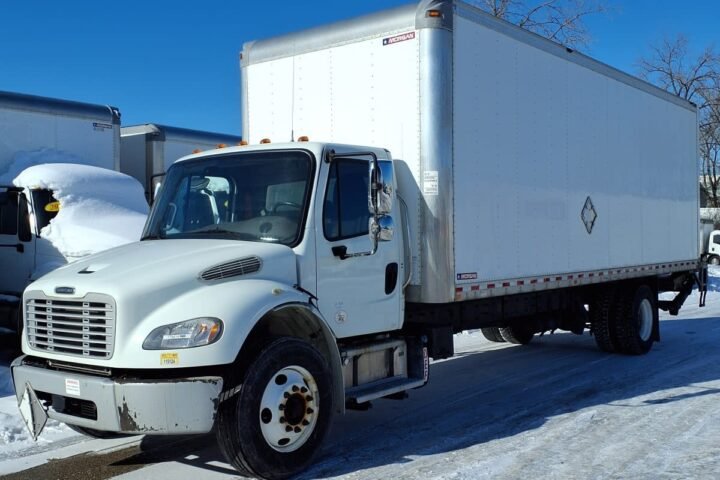 2018 Freightliner M2 106 26 ft Box Truck