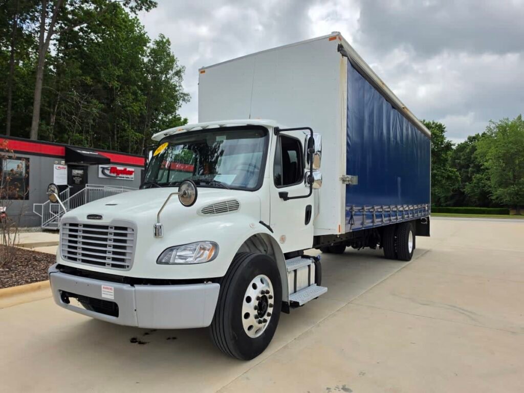2021 Freightliner M2 106 28 ft Box Truck