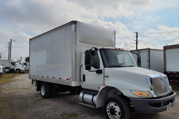 2021 International MV 16 ft Box Truck