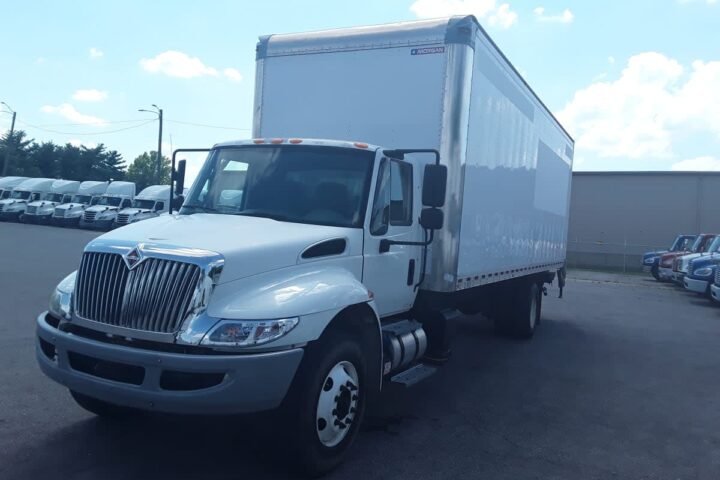 2019 International Durastar 4300 26 ft Box Truck