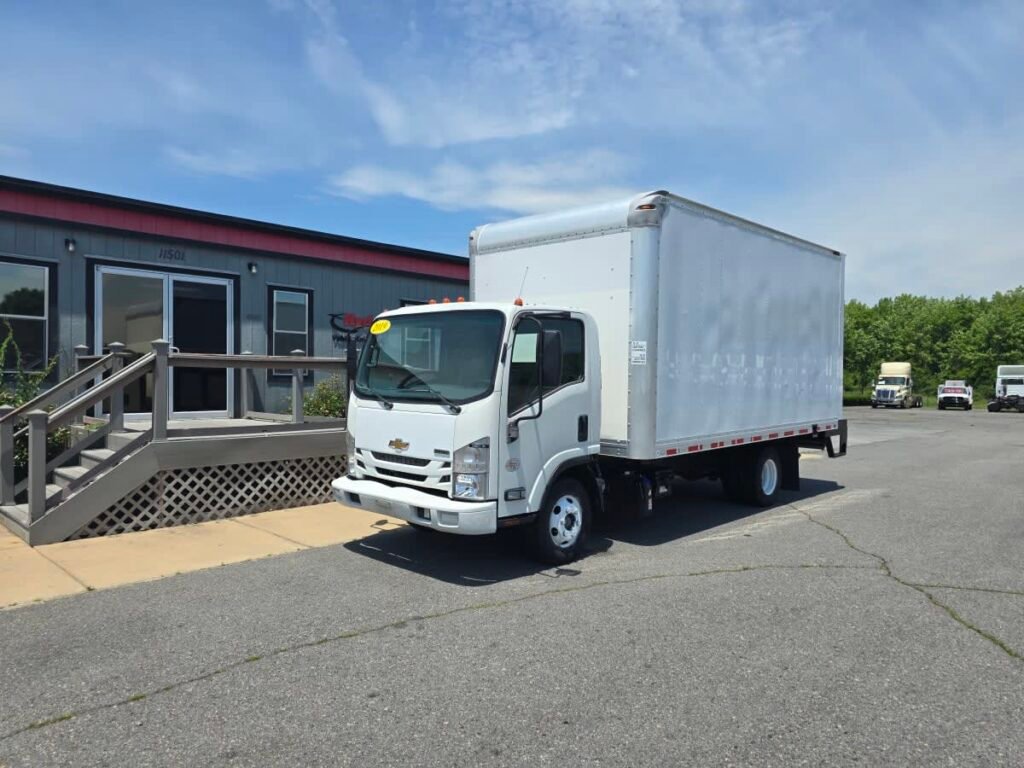 2019 Chevrolet LCF 4500HD 16 ft Box Truck