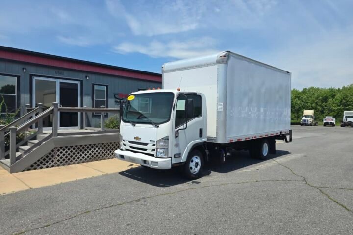 2019 Chevrolet LCF 4500HD 16 ft Box Truck