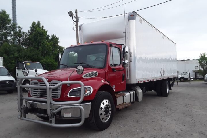 2023 Freightliner M2 106 28 ft Box Truck