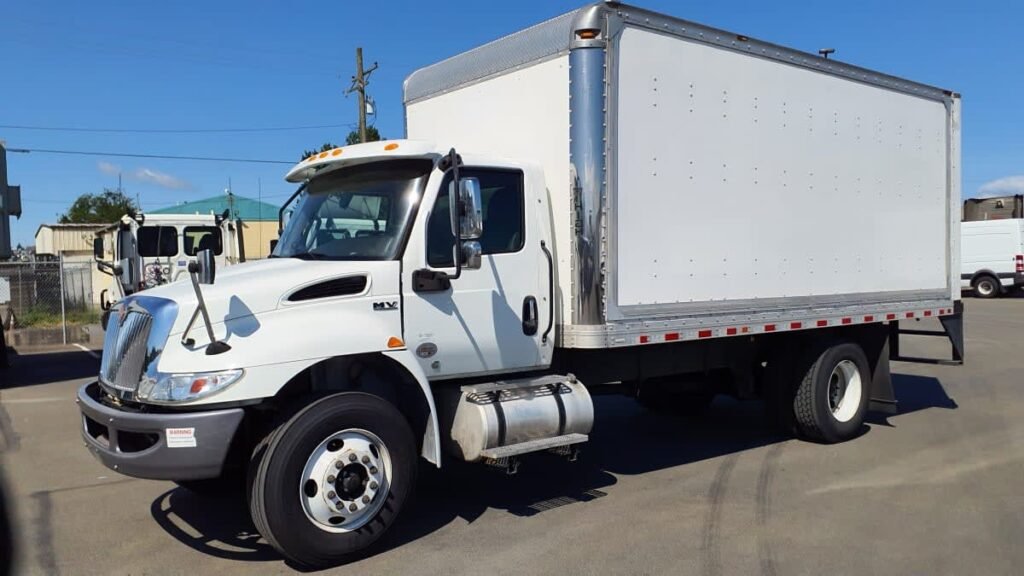 2020 International MV 18 ft Box Truck