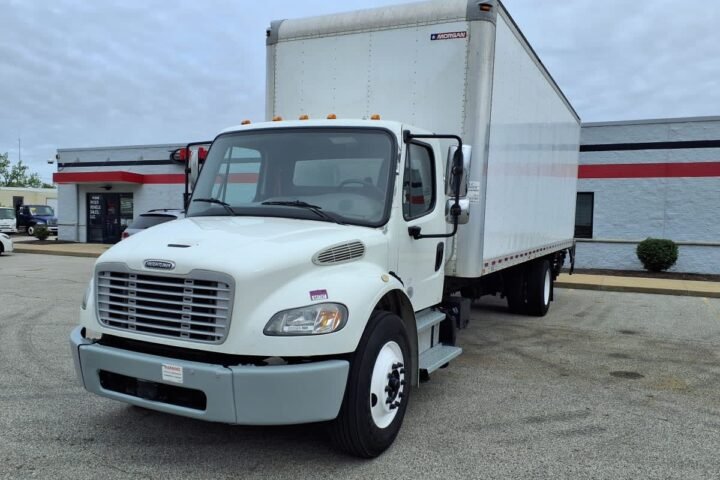 2019 Freightliner M2 106 26 ft Box Truck