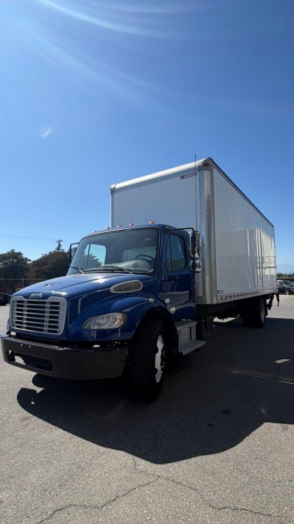 2018 Freightliner M2 106 26 ft Box Truck