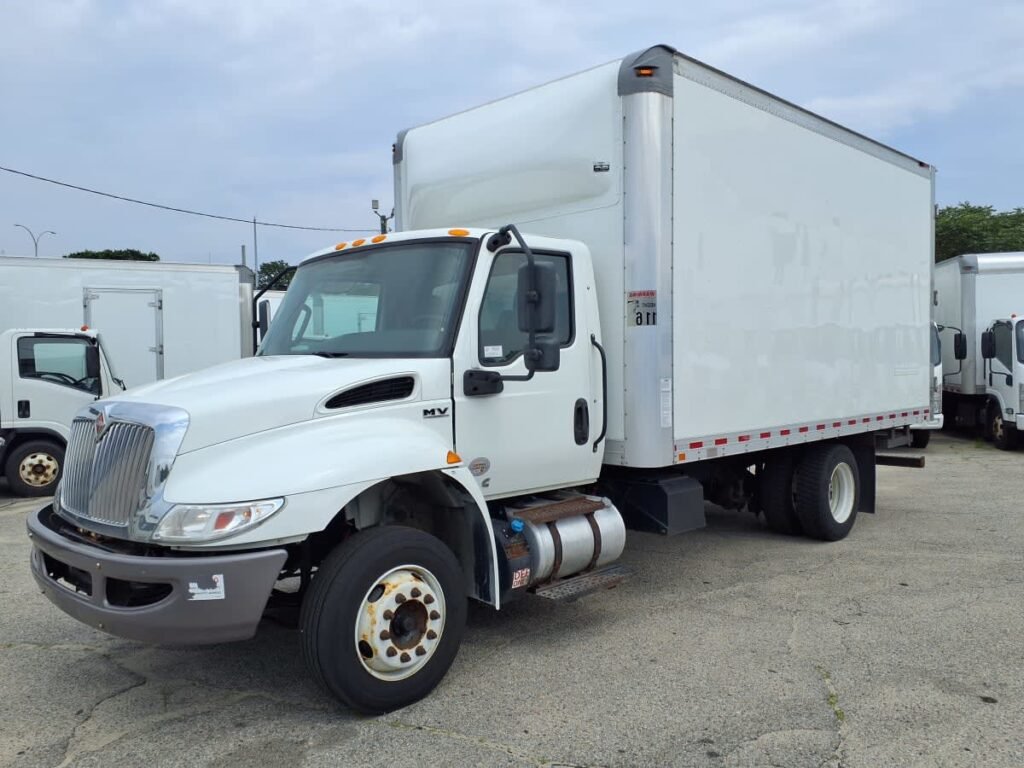 2020 International MV 16 ft Box Truck