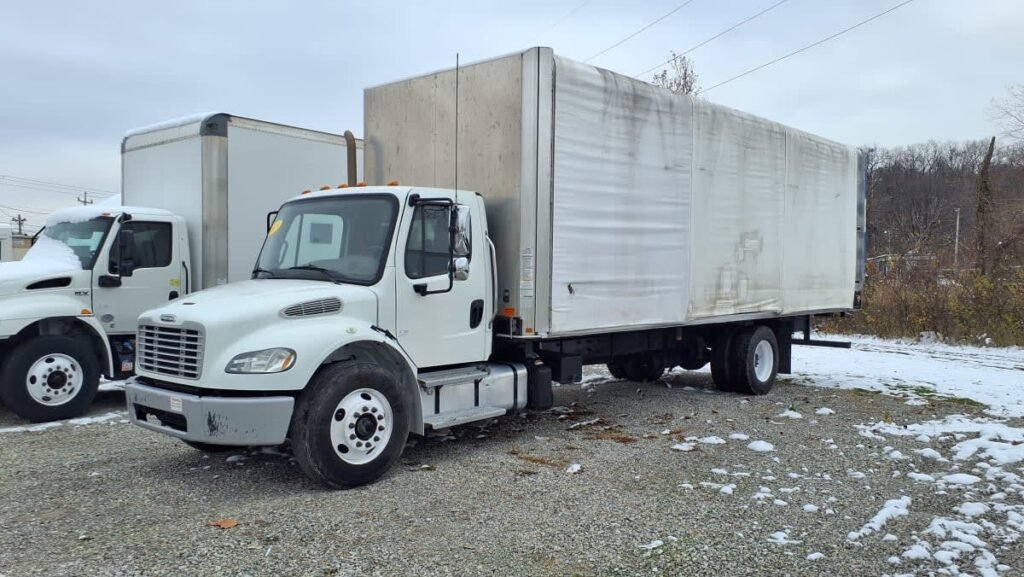 2019 Freightliner M2 106 28 ft Box Truck