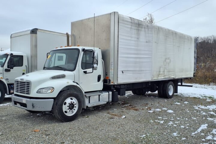2019 Freightliner M2 106 28 ft Box Truck