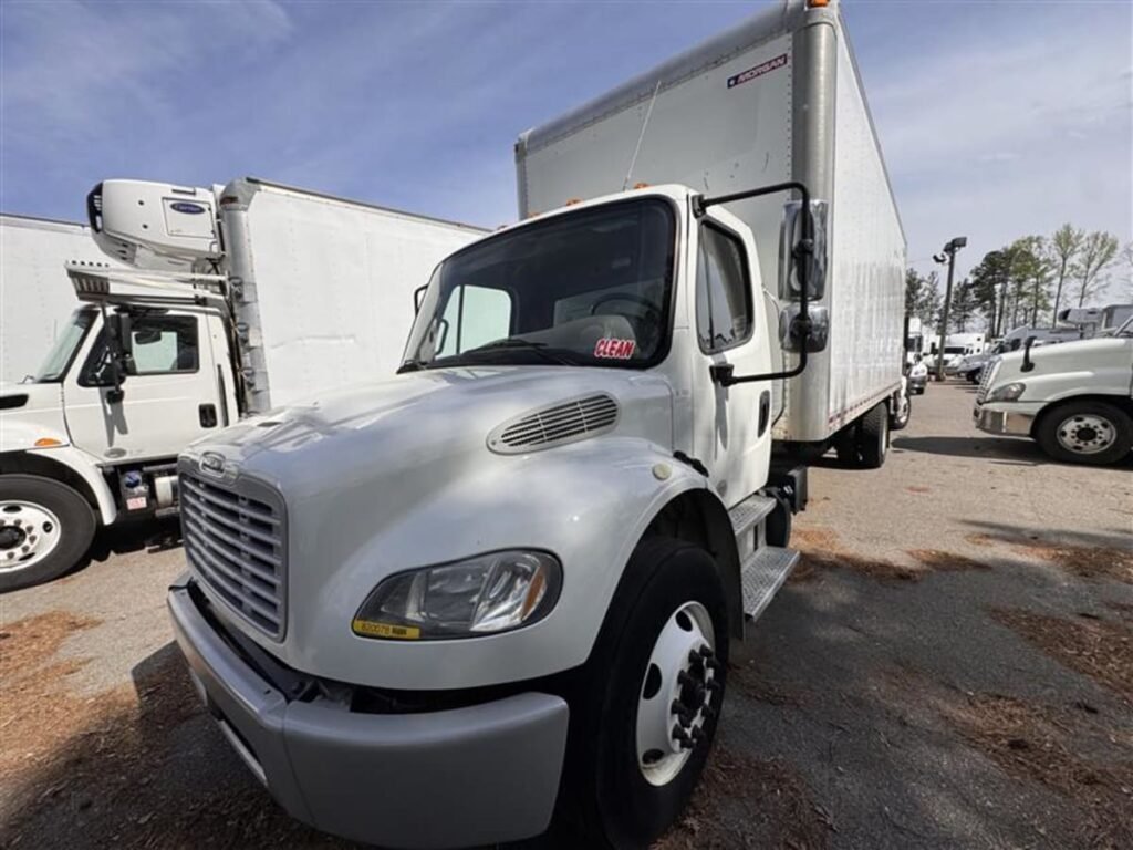 2019 Freightliner M2 106 26 ft Box Truck