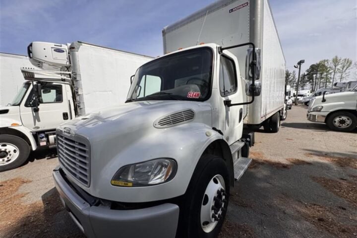 2019 Freightliner M2 106 26 ft Box Truck