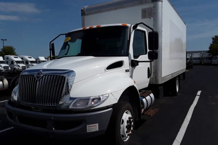 2021 International MV 18 ft Box Truck