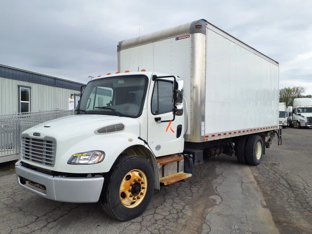 2019 Freightliner M2 106 20 ft Box Truck