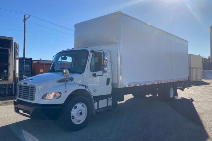 2019 Freightliner M2 106 26 ft Box Truck