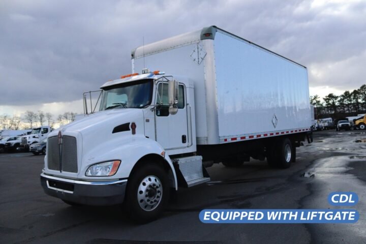 2016 Kenworth T370 24 ft Box Truck
