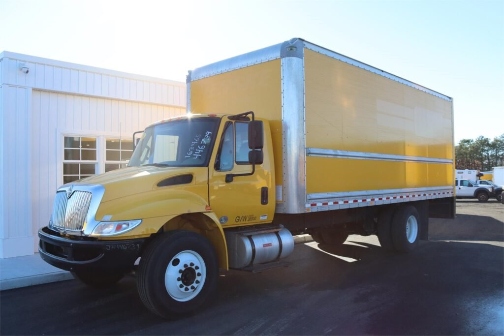 2018 International Durastar 4300 22 ft Box Truck – 163,721 mi
