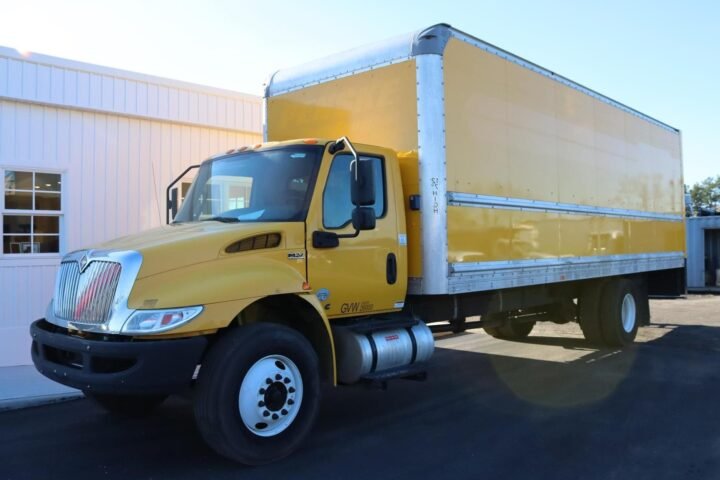 2020 International MV Box Truck