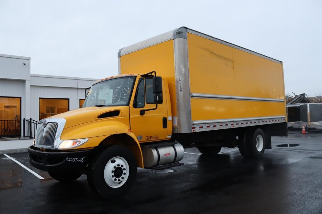 2018 International Durastar 4300 22 ft Box Truck – 159,378 mi