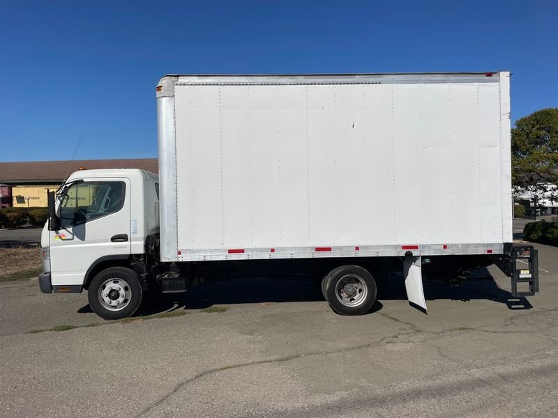 2016 Mitsubishi Fuso FE160 Box Truck