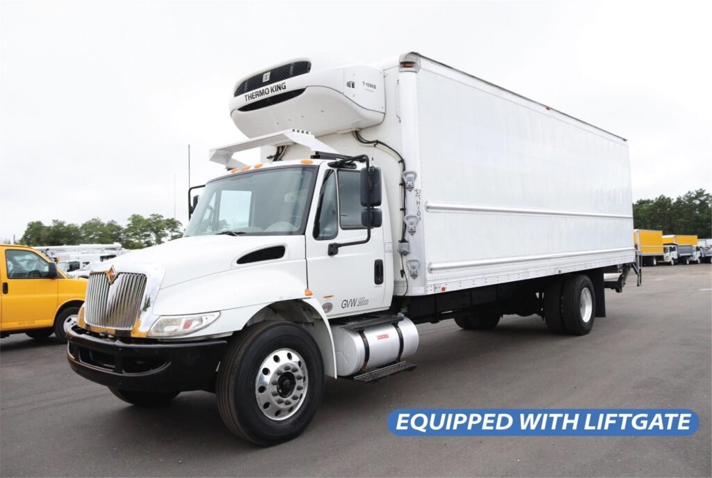 2018 International Durastar 4300 26 ft Reefer