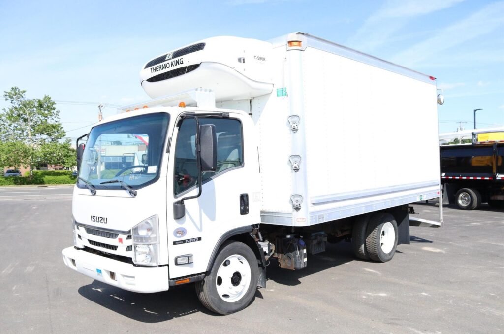 2018 Isuzu NRR 14 ft Reefer