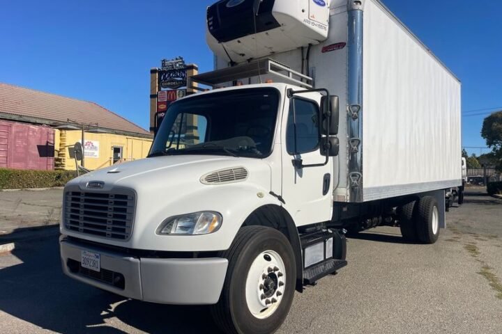 2015 Freightliner M2 106 Reefer