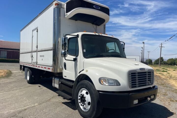 2012 Freightliner M2 106 24 ft Reefer