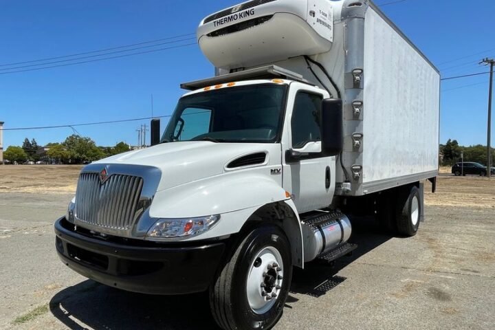 2019 International MV607 18 ft Reefer
